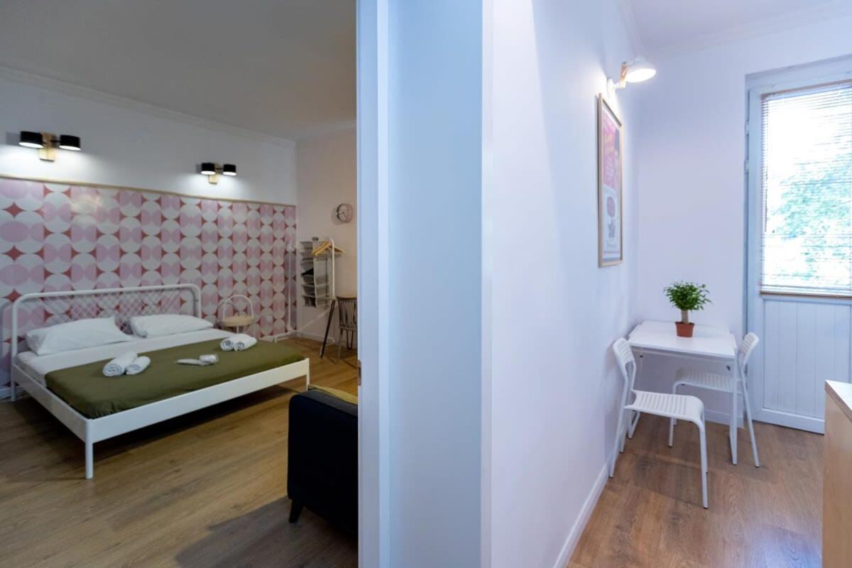 Central Vera Studio - Ideal For 3 - By Wehost Tbilisi Eksteriør bilde
